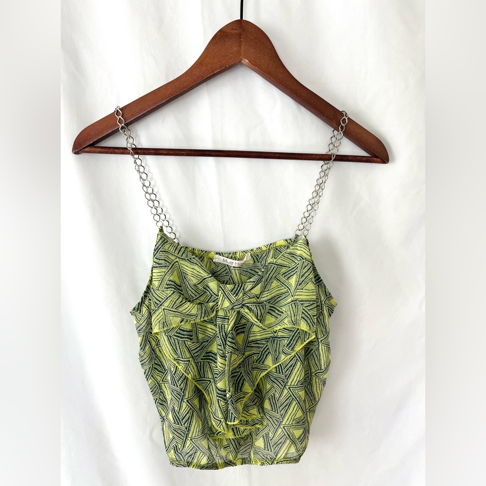 Chain strap pattern top